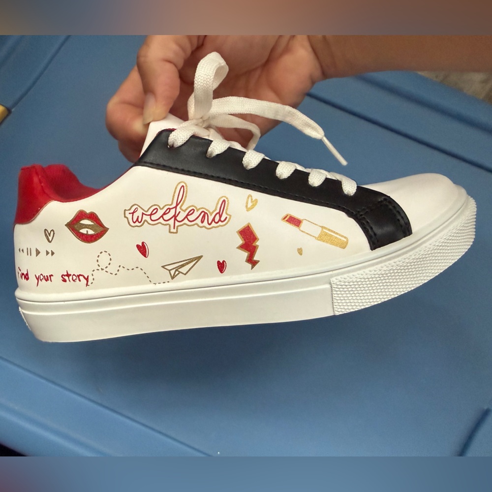 Brand New David Isaac Trendy Sneakers